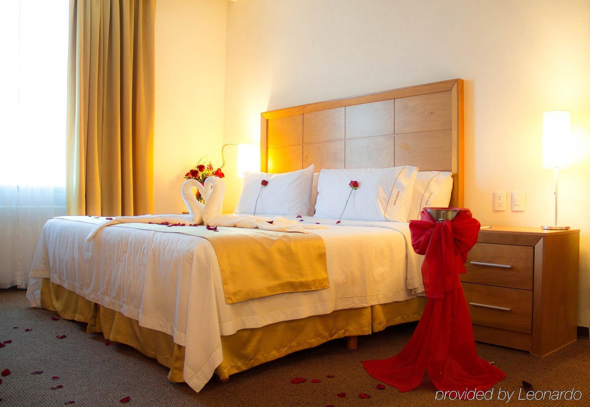 Holiday Inn Express & Suites Irapuato Dış mekan fotoğraf
